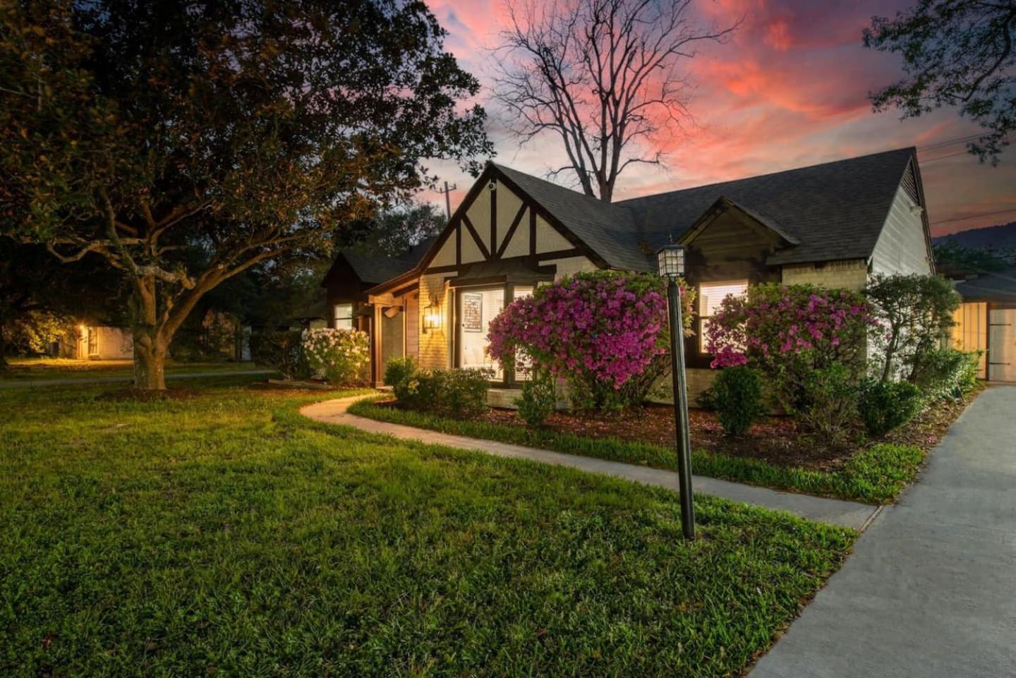 Holiday home Western Oaks Retreat