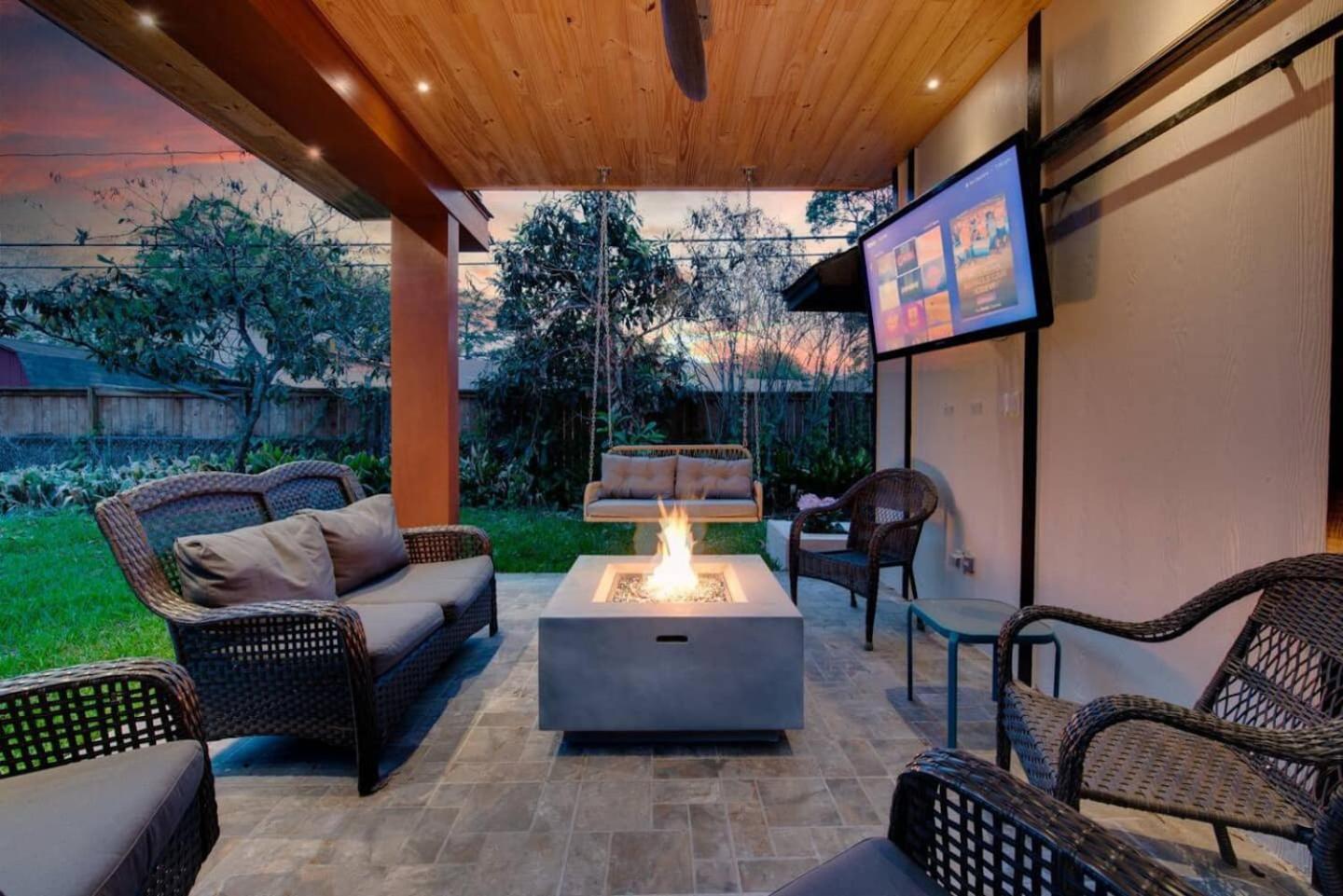 Western Oaks Retreat Holiday home Houston