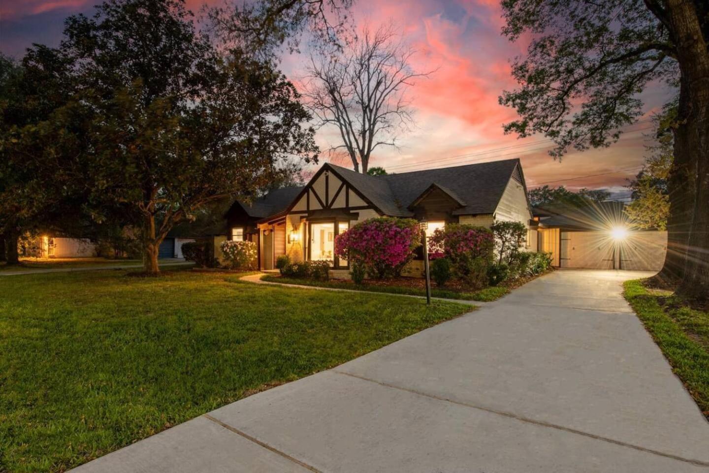 Holiday home Western Oaks Retreat Houston