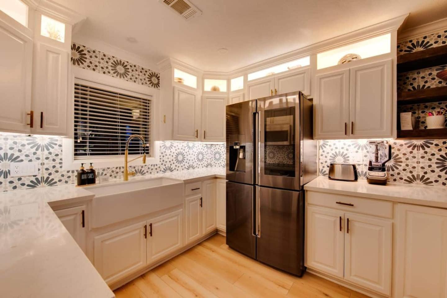 Western Oaks Retreat * Houston